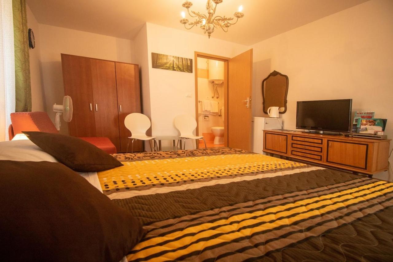 Guest House Franko Bale Zewnętrze zdjęcie