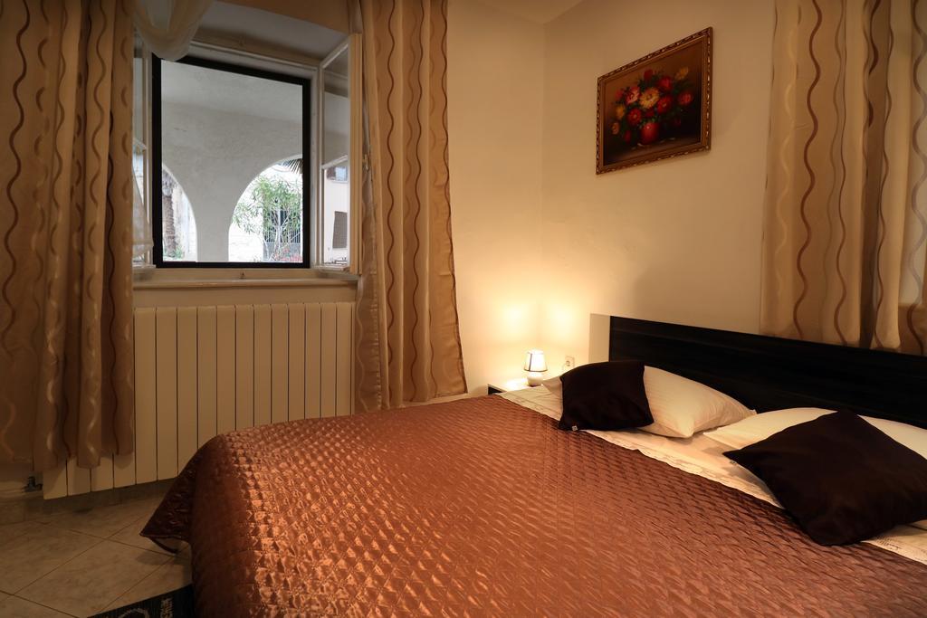 Guest House Franko Bale Zewnętrze zdjęcie